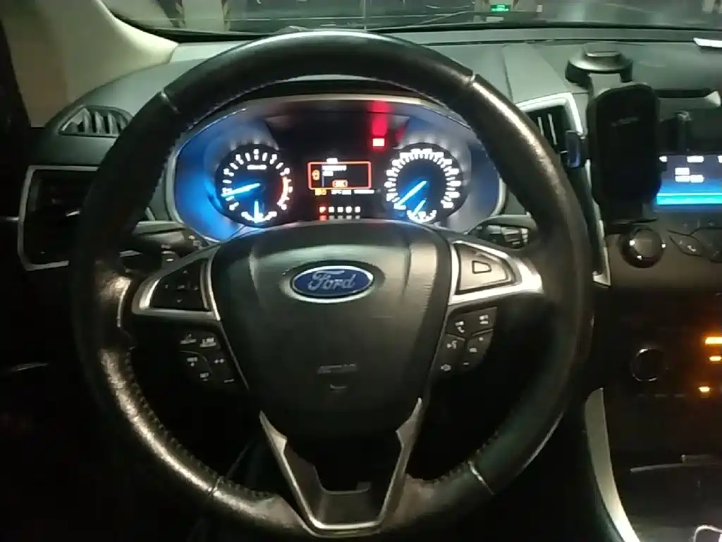Ford Edge — миниатюра 11