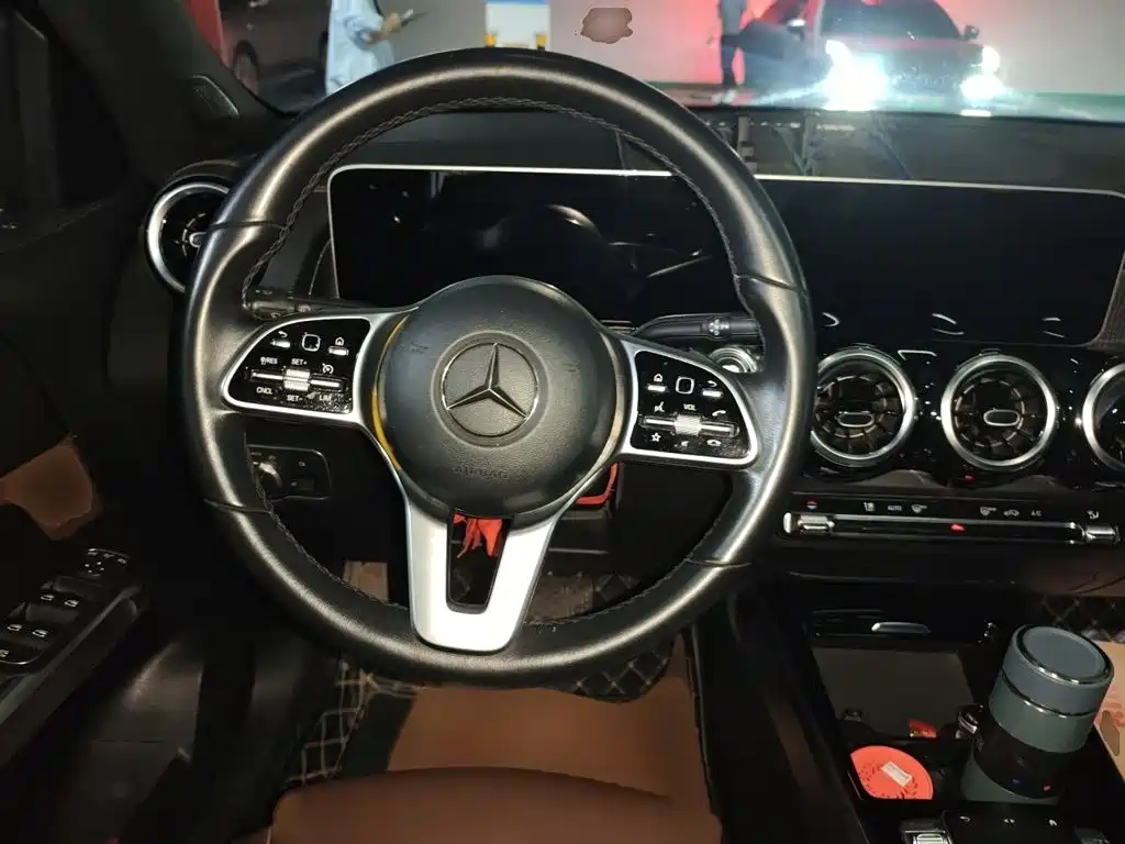 Mercedes-Benz GLB — миниатюра 3