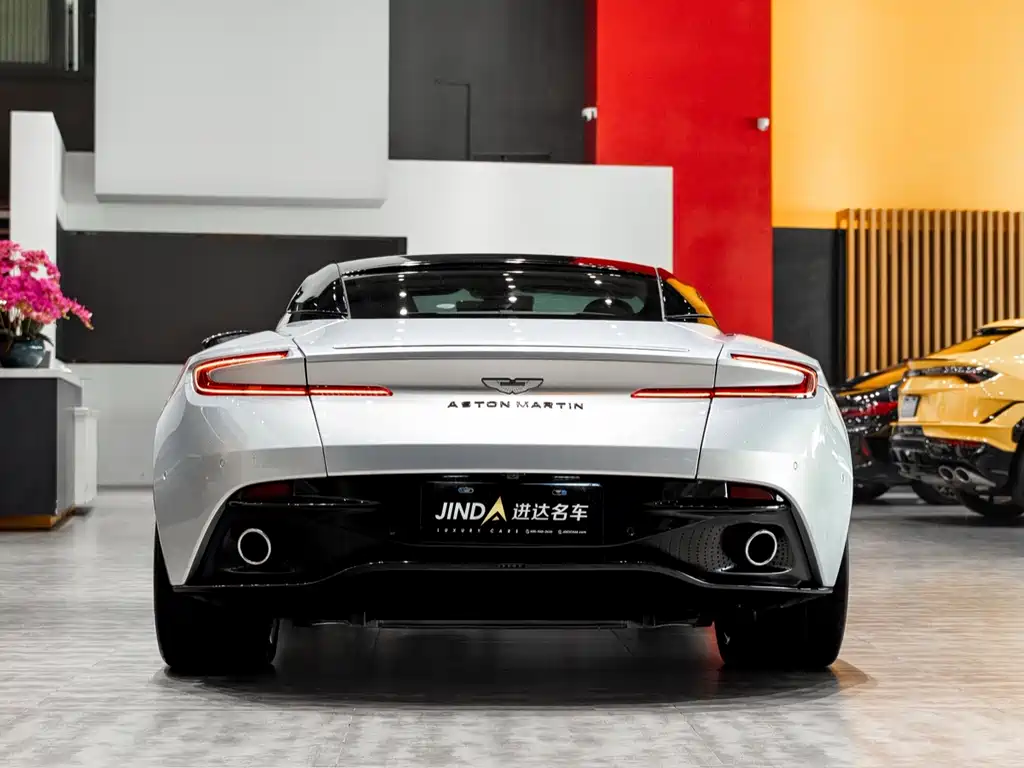 Aston Martin DB11 — миниатюра 6