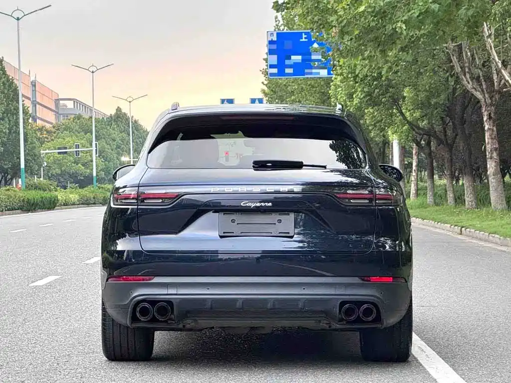 Porsche Cayenne — миниатюра 3