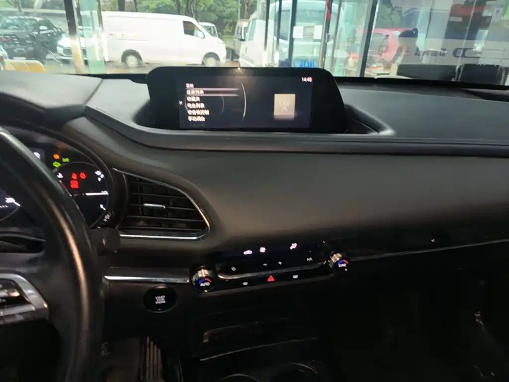 Mazda CX-30 — миниатюра 13