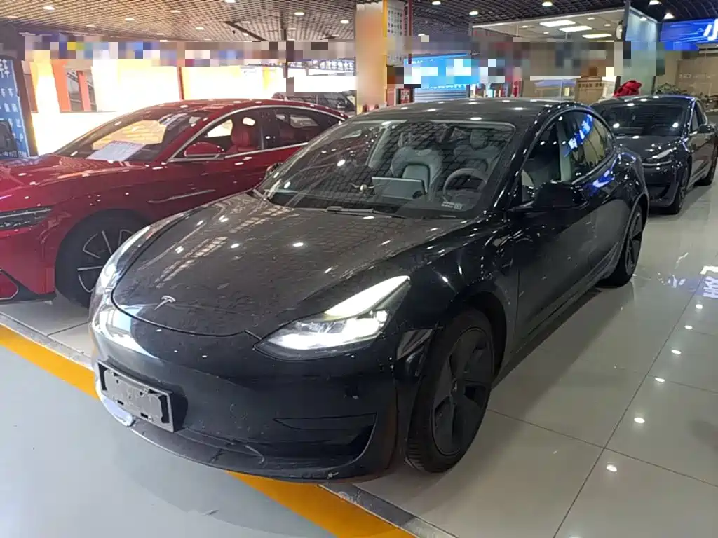 Tesla Model 3 — миниатюра 2