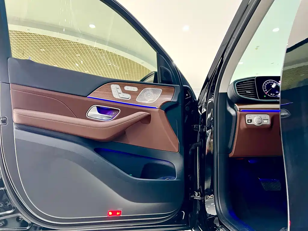 Mercedes-Benz GLS — миниатюра 22