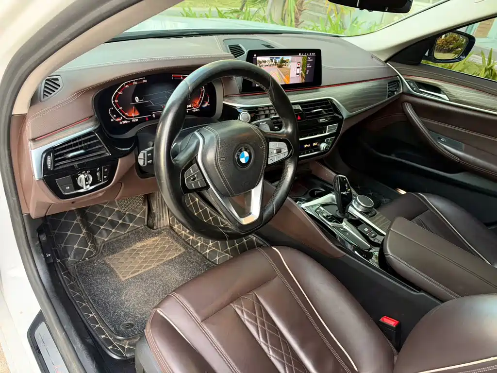 BMW 5 Series — миниатюра 7