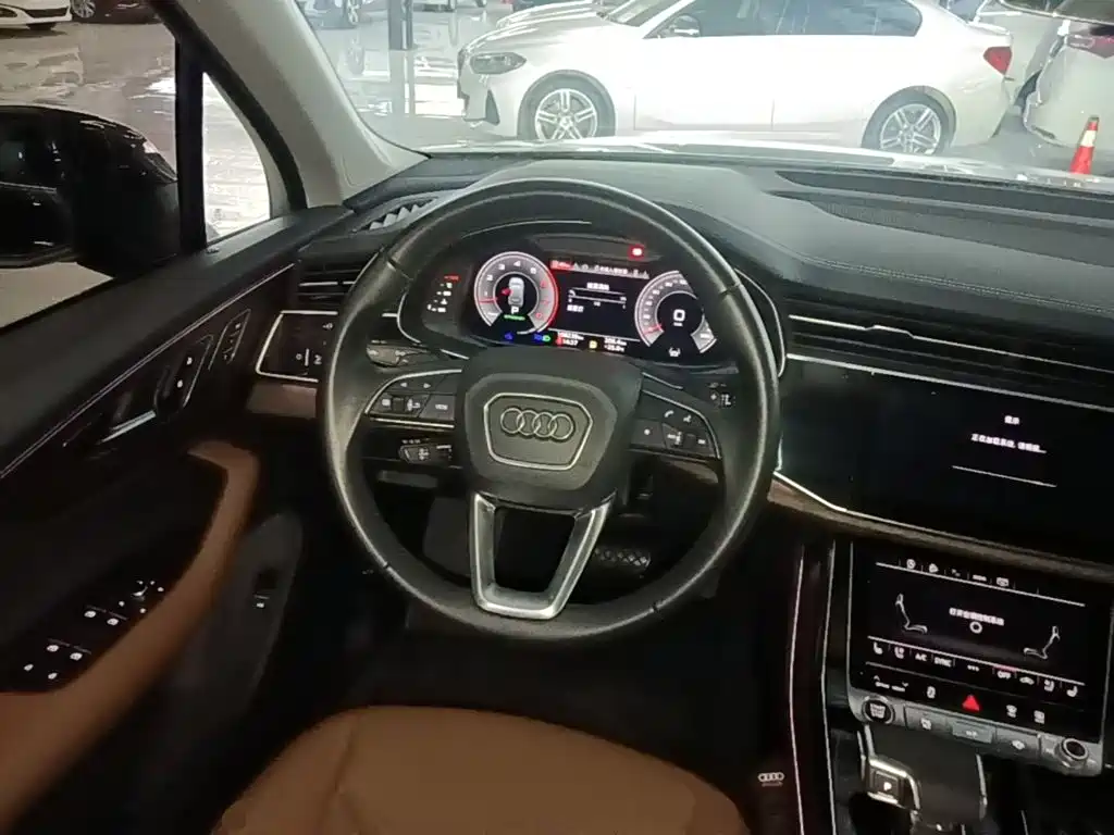 Audi Q7 — миниатюра 11