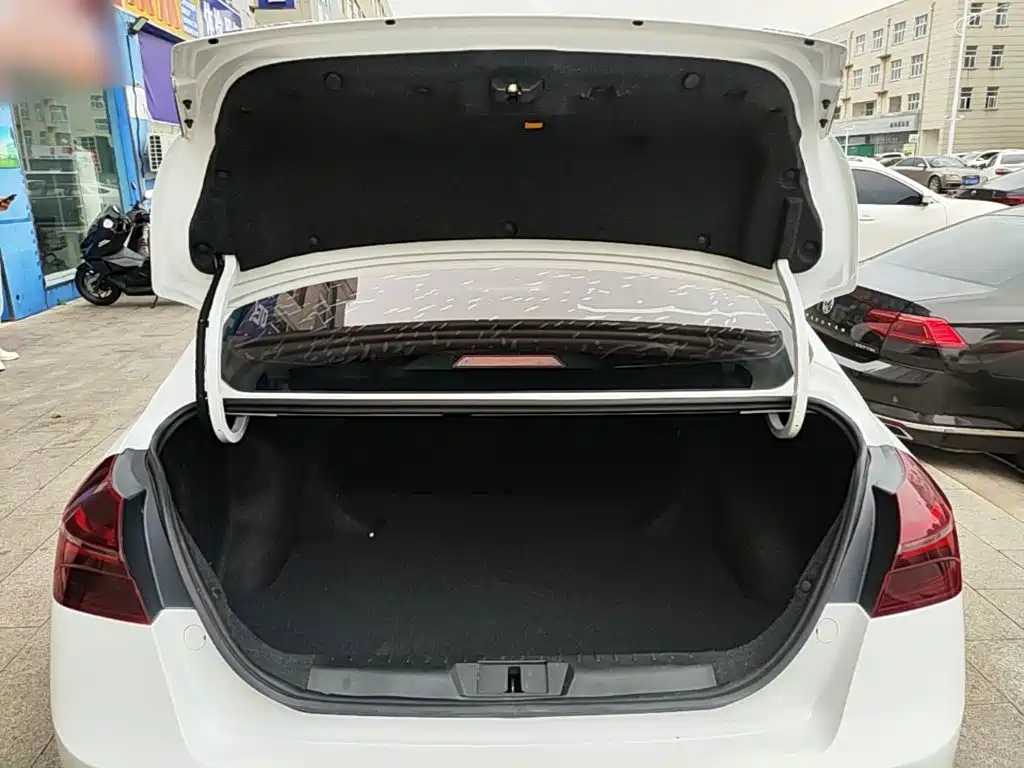 Geely Emgrand — миниатюра 19