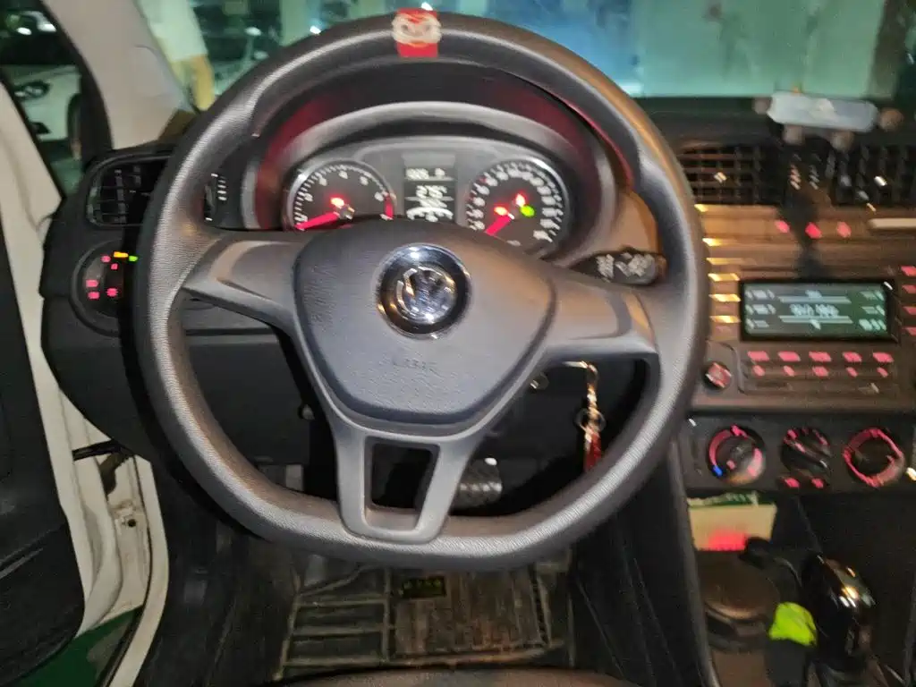 Volkswagen Polo — миниатюра 6