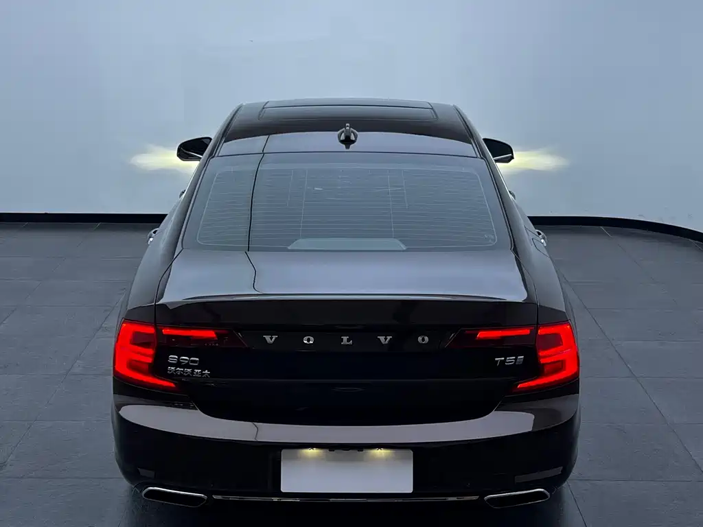 Volvo S90 — миниатюра 7