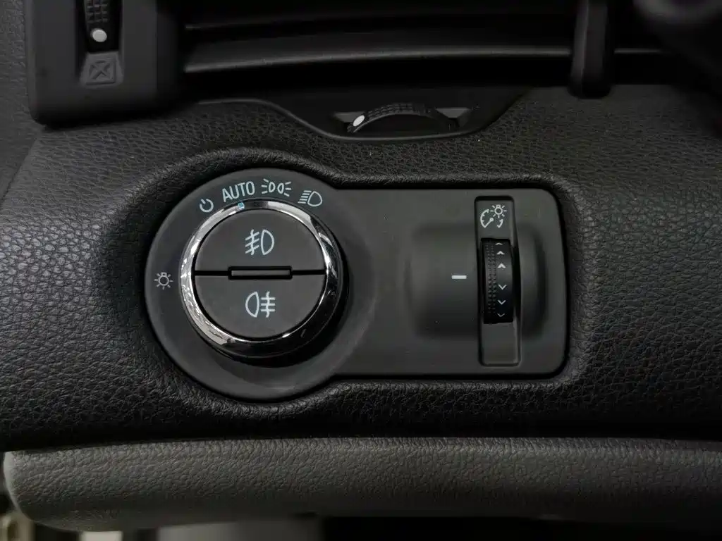 Chevrolet Malibu — миниатюра 21