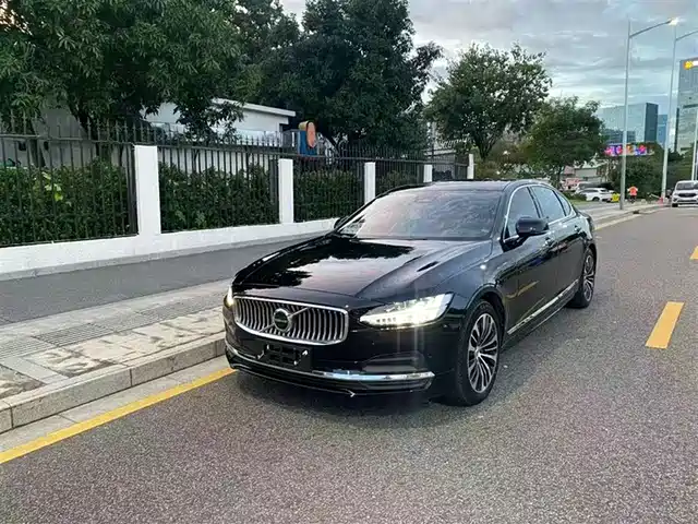 VOLVO  S90 2022