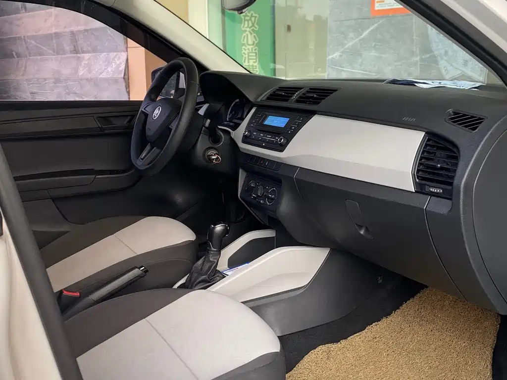 Skoda Fabia — миниатюра 6