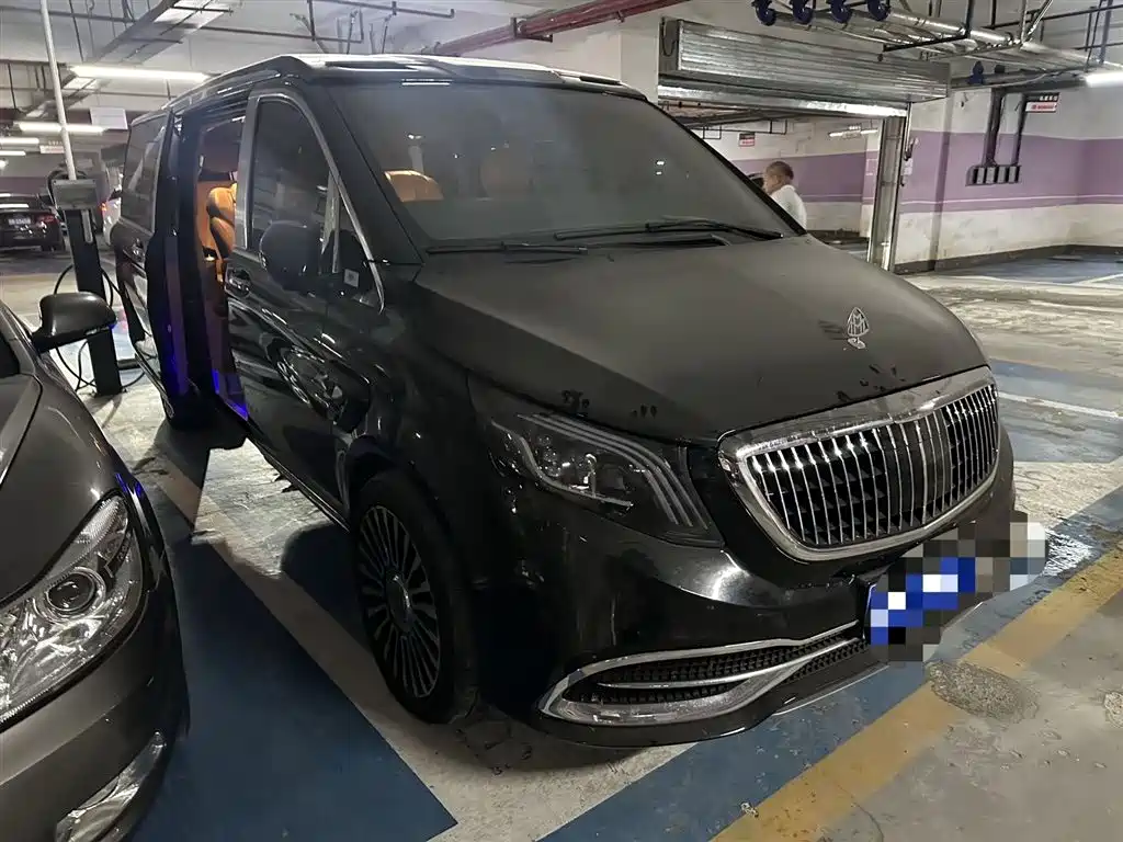 Mercedes-Benz Vito 2023 2.0T Elite 7 мест