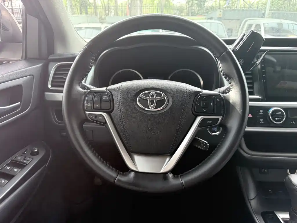 Toyota Highlander — миниатюра 14