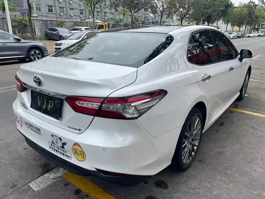 TOYOTA CAMRY