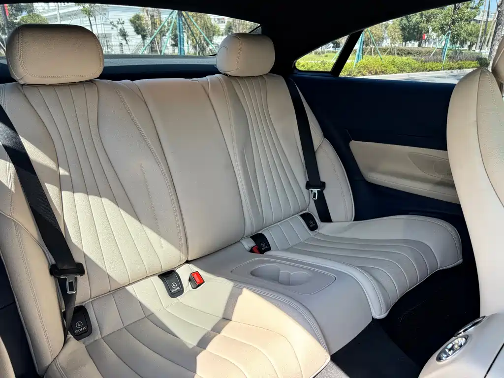 Mercedes-Benz E-Class (Import) — миниатюра 18