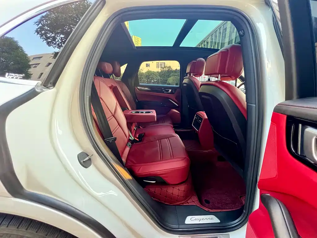 Porsche Cayenne — миниатюра 26