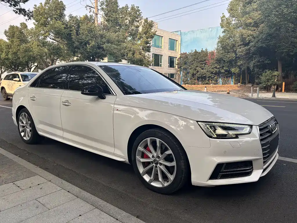 Audi A4L 2018 30 45 TFSI quattro Sport