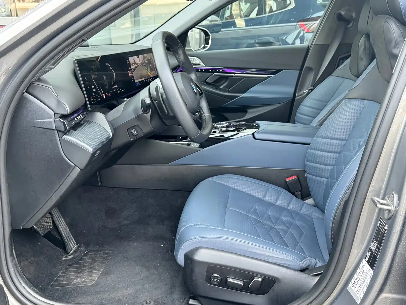 BMW 5 series 2024 Silver/gray из Китая, фото 2