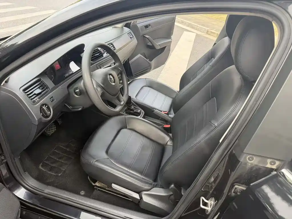 Volkswagen Santana — миниатюра 13