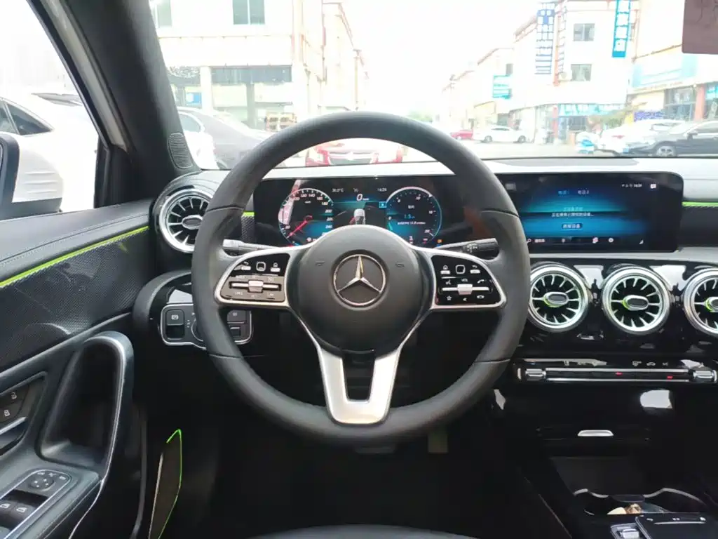 Mercedes-Benz A-Class — миниатюра 11