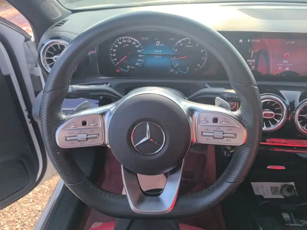 Mercedes-Benz A-Class — миниатюра 11