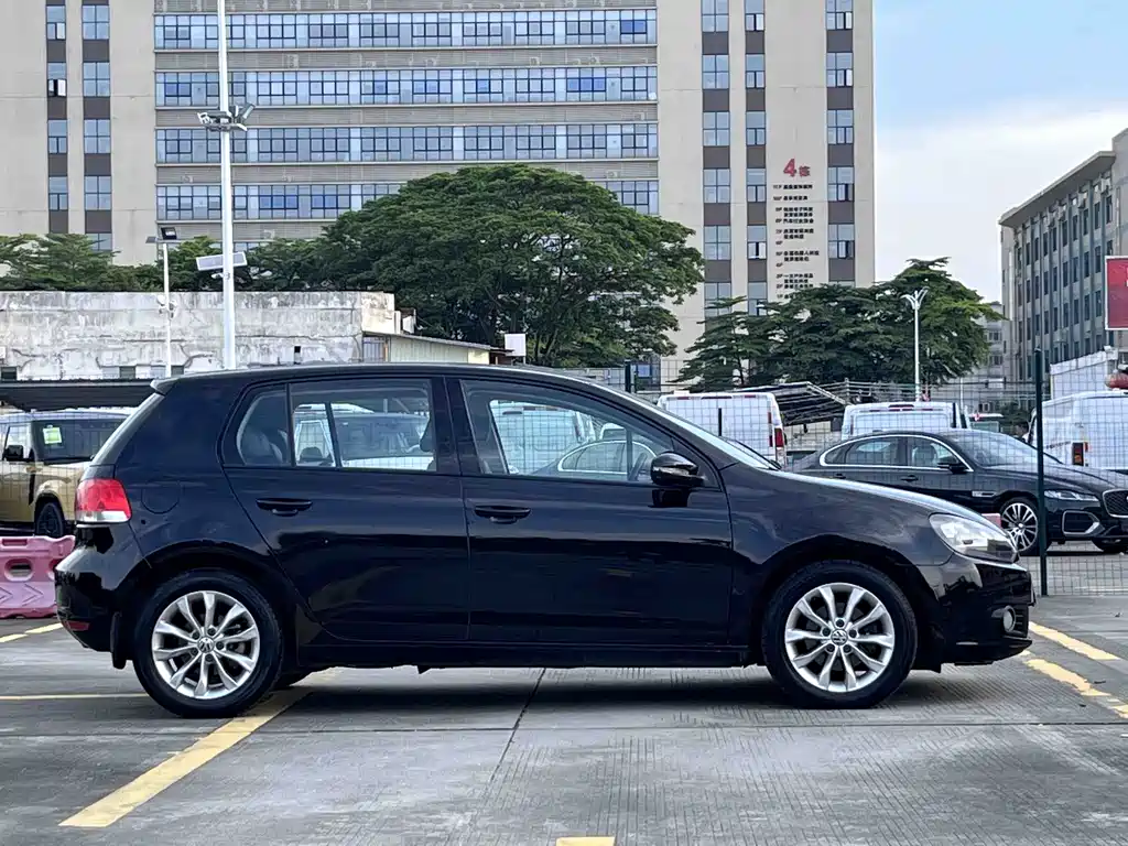 Volkswagen Golf 2012 1.6 AT Comfort