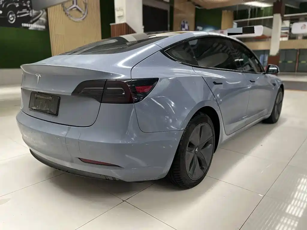 Tesla Model 3 — миниатюра 7