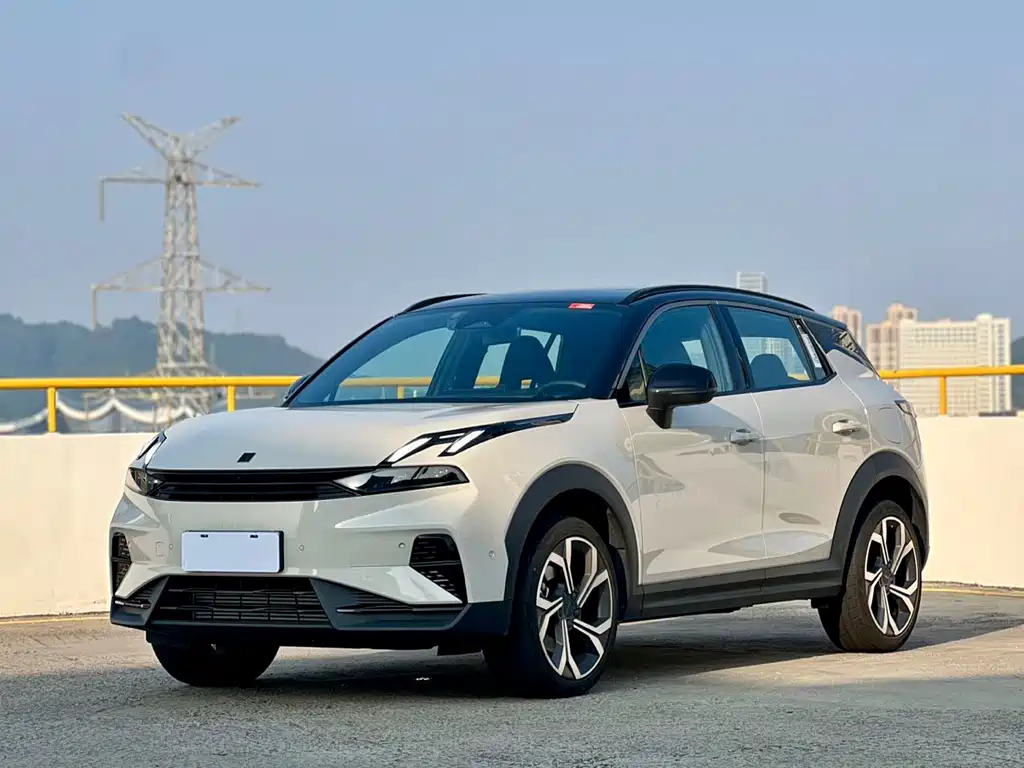 Lynk & Co 06