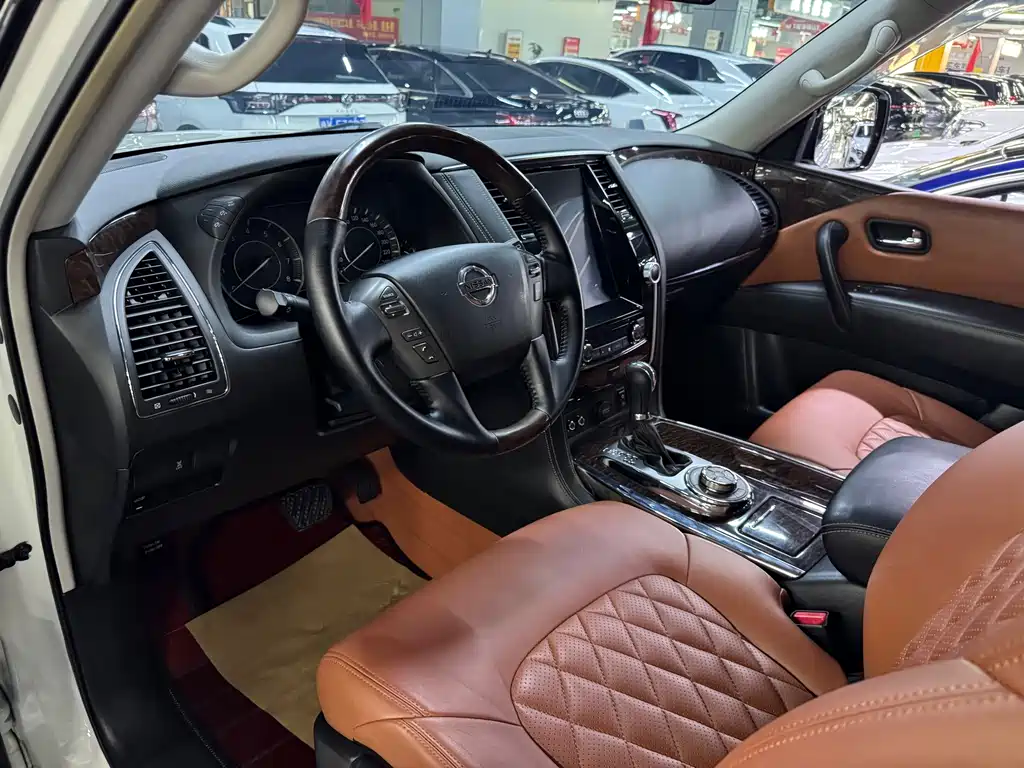 Nissan Patrol — миниатюра 14