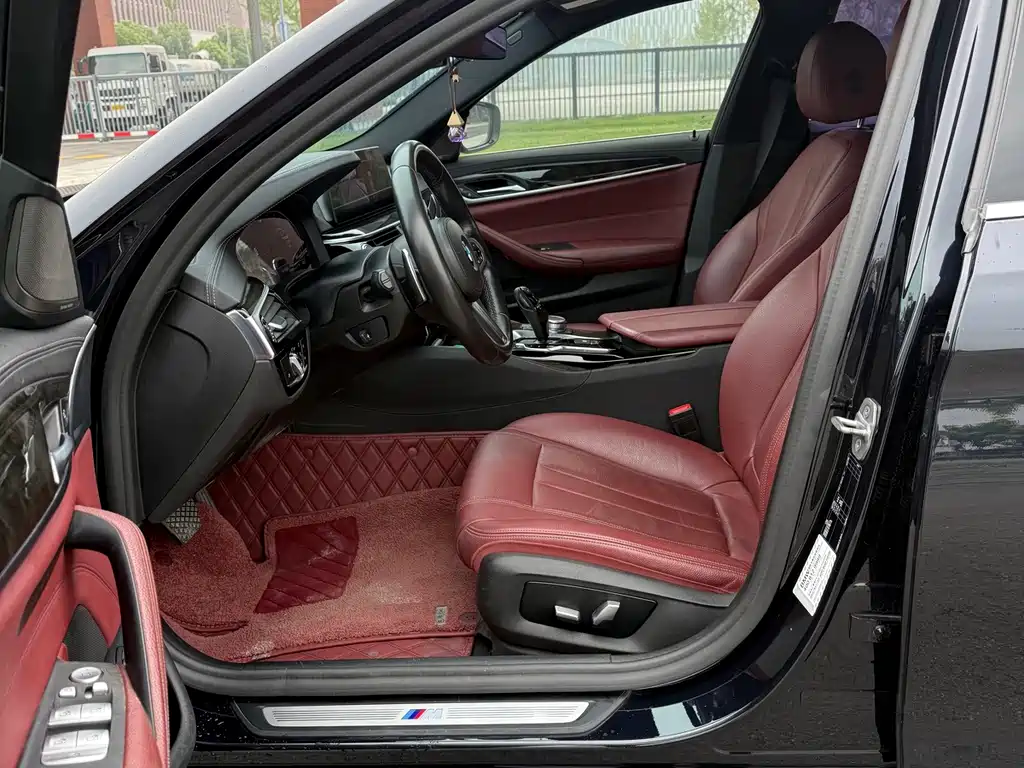 BMW 5 Series — миниатюра 7