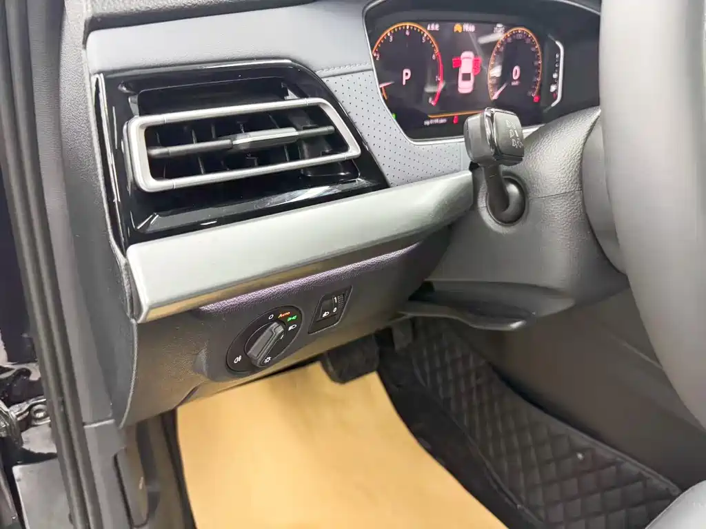 Volkswagen Lavida — миниатюра 10