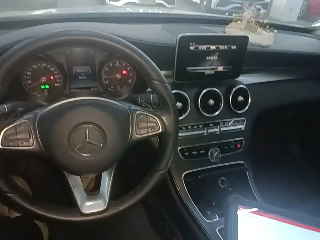 Mercedes-Benz C-Class — миниатюра 10