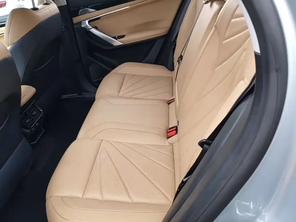 Geely Boyue L — миниатюра 17