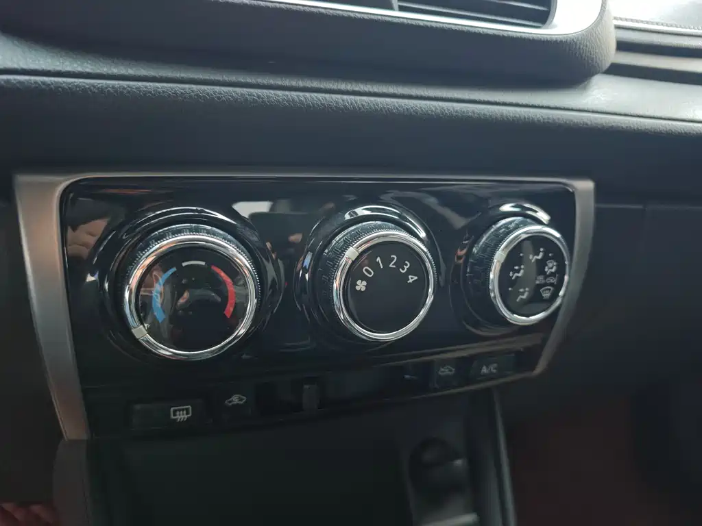 TOYOTA YARIS L ZHIXUAN