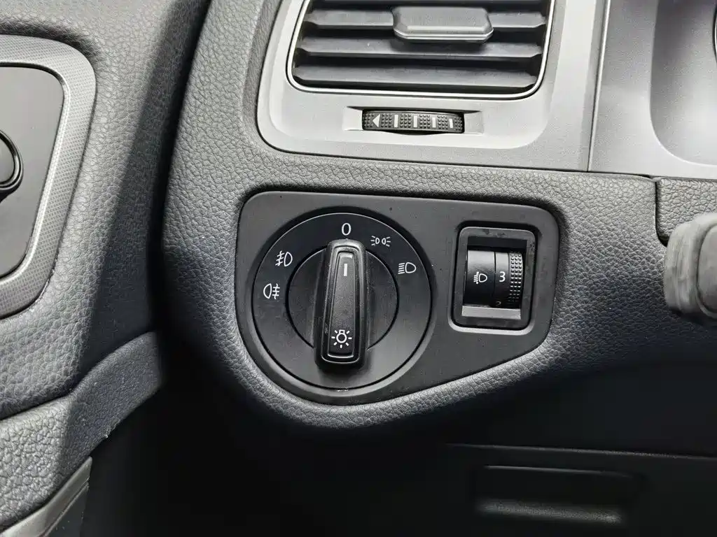 Volkswagen Golf — миниатюра 21