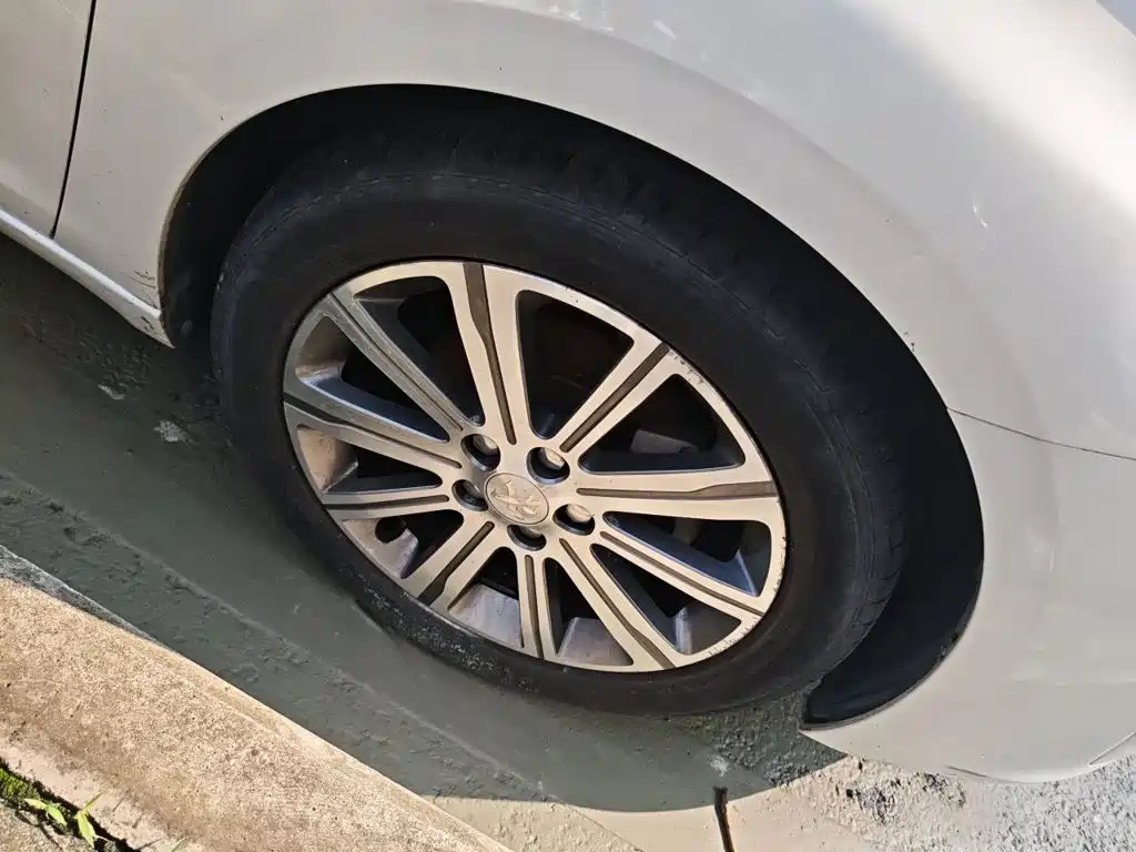 Peugeot 408 — миниатюра 8