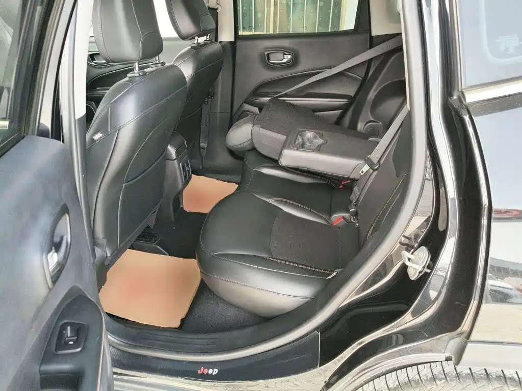 Jeep Compass — миниатюра 13