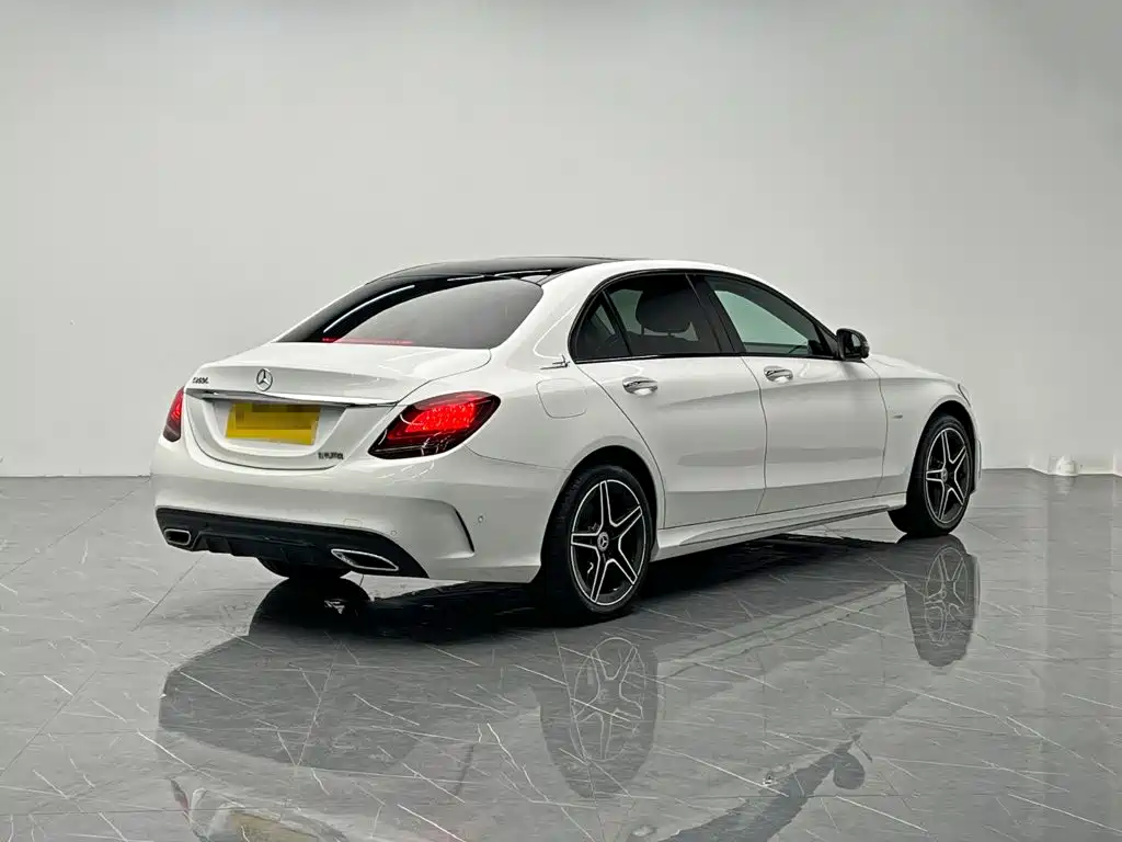 Mercedes-Benz C-Class — миниатюра 6