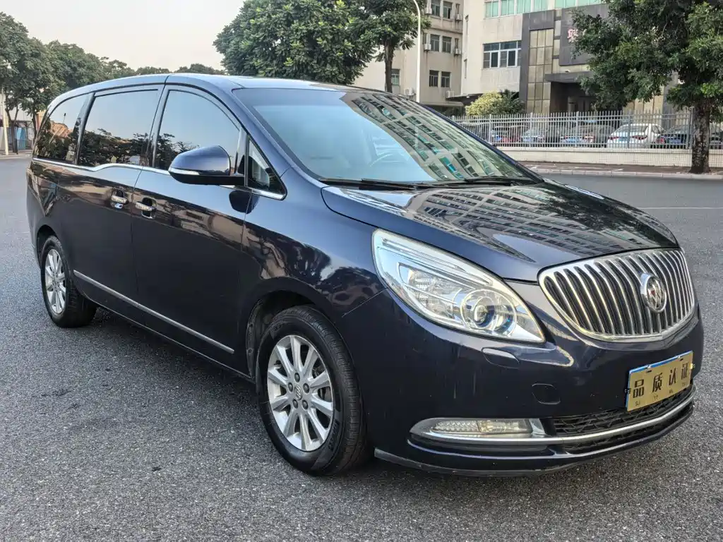 Buick GL8 2011 3.0L XT Luxury Flagship