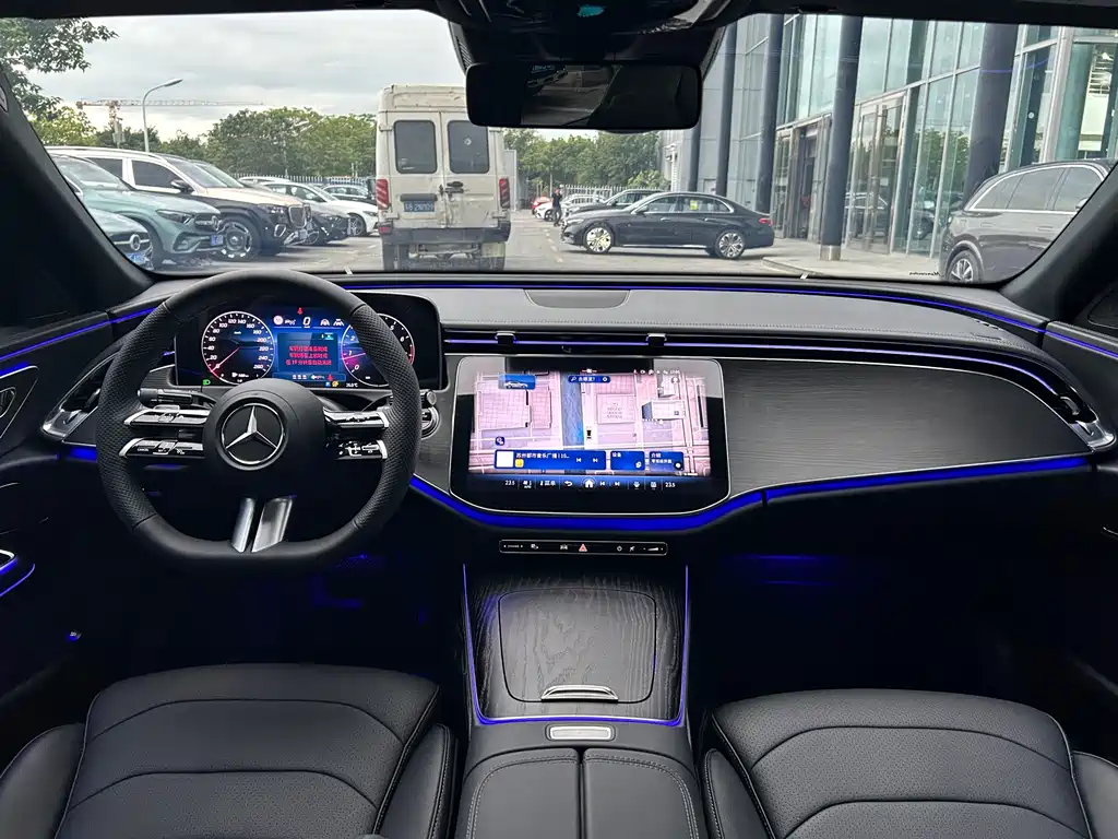 Mercedes-Benz E-Class — миниатюра 4