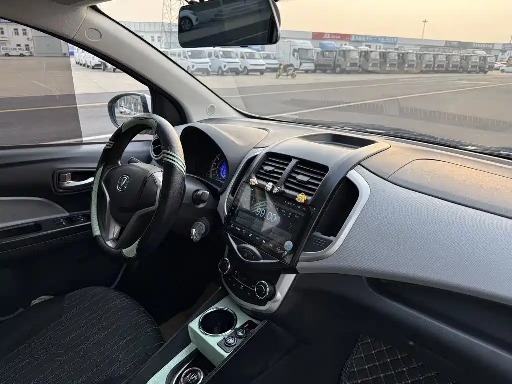Changan Benben E-Star — миниатюра 16