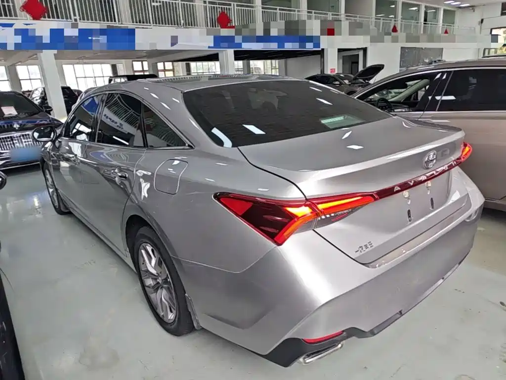Toyota Avalon — миниатюра 5