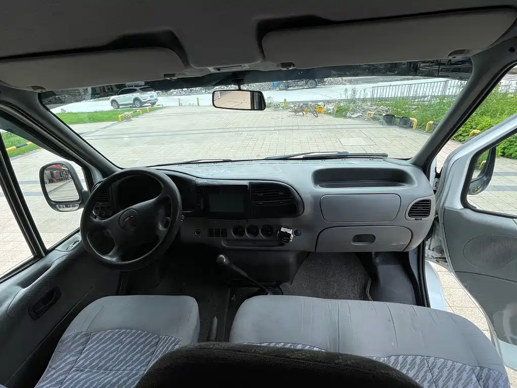 Ford Transit Classic — миниатюра 11