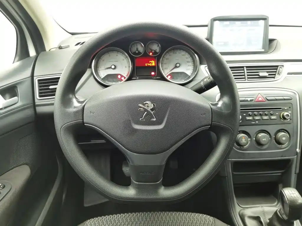 Peugeot 308 — миниатюра 11