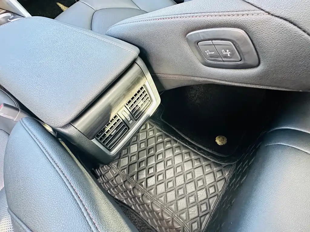 Toyota Camry — миниатюра 22