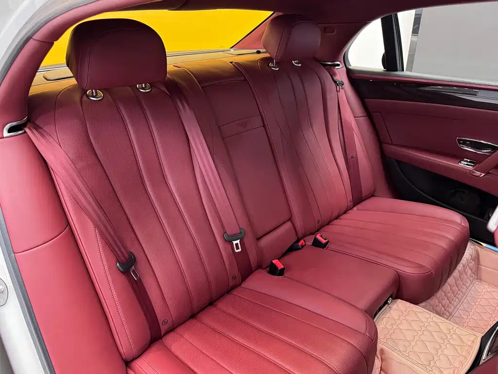 Bentley Flying Spur — миниатюра 17