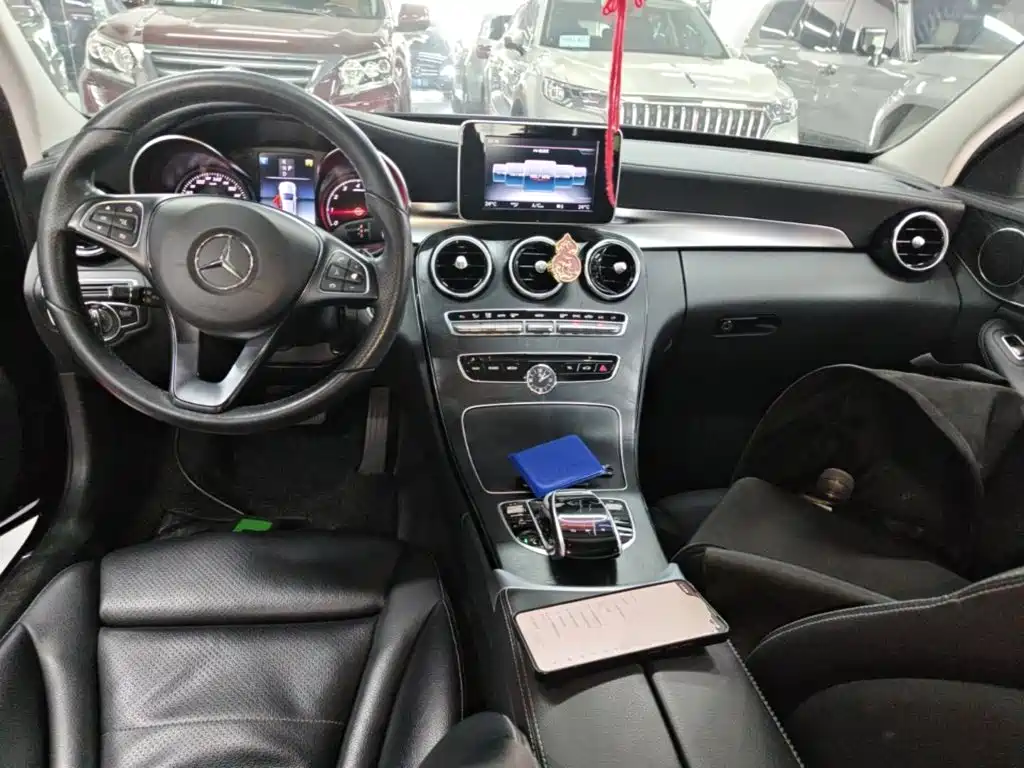 Mercedes-Benz C-Class — миниатюра 10