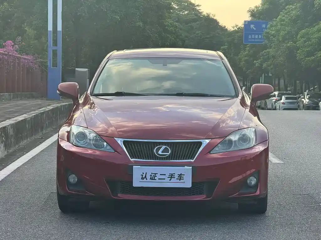 Lexus IS — миниатюра 2