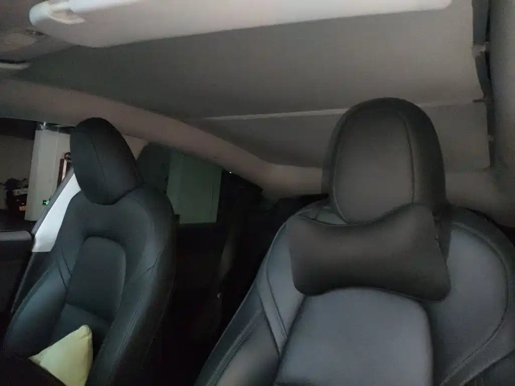 Tesla Model Y — миниатюра 14