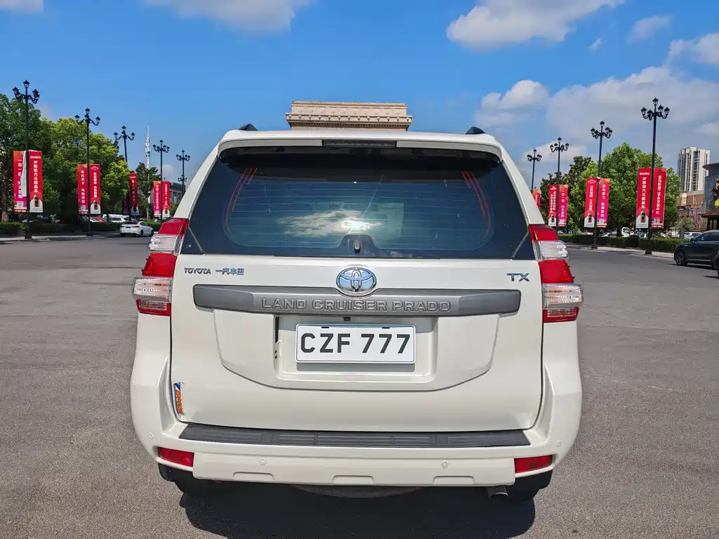 Toyota Land Cruiser Prado 2015 2.7L AT Luxury